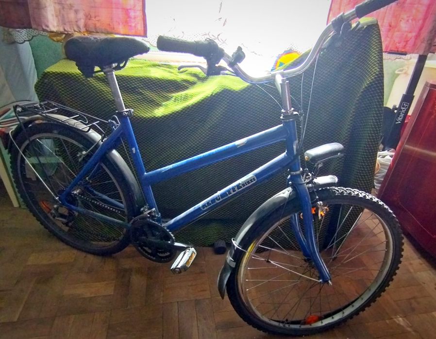 Vând bicicletă preț negociabil