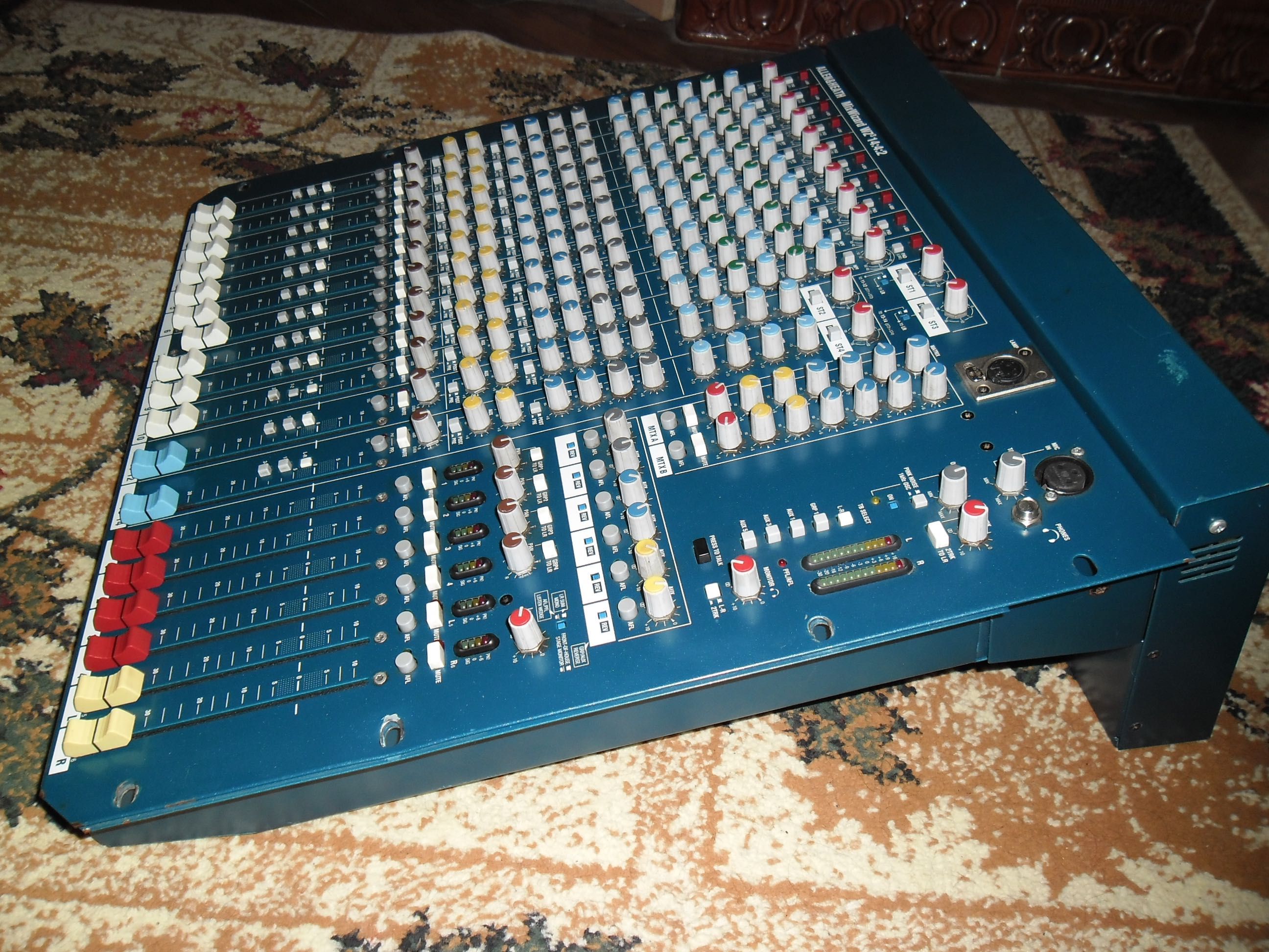 Studio / Live mixer profesional Allen & Heath MixWizard WZ3 14:4:2 UK