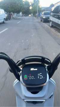 Vănd scuter electric fară permis atentie foarte mare autonomie 180 km