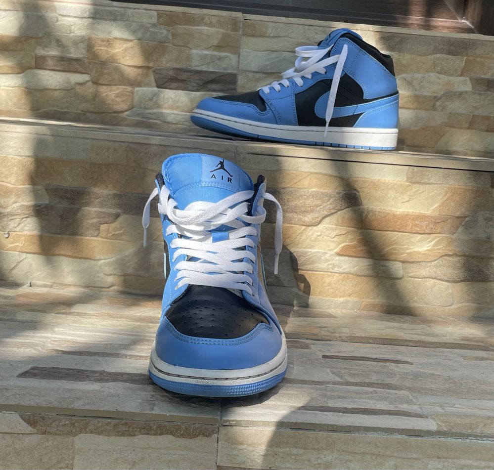 Jordan 1 MID Univeristy Blue