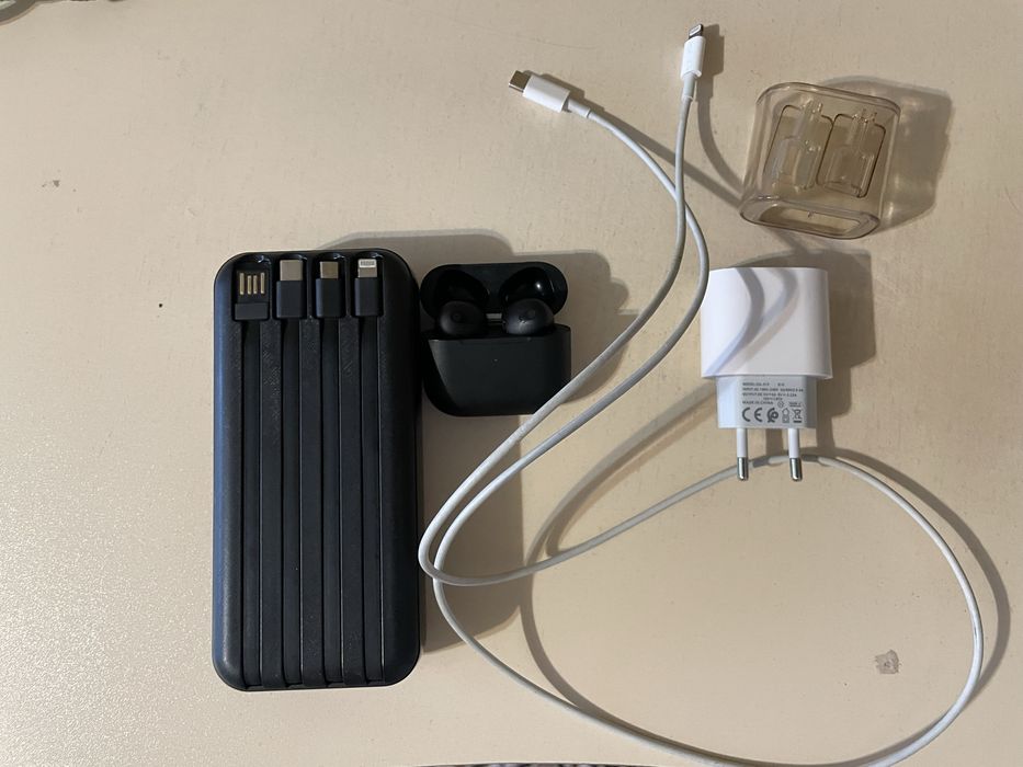 Комплект: Powerbank SAFFI + Беспроводные наушники + Зарядка + Кабель