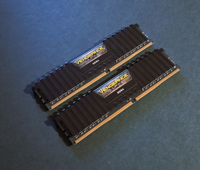 16GB RAM 3000MHz DDR4 Corsair LPX