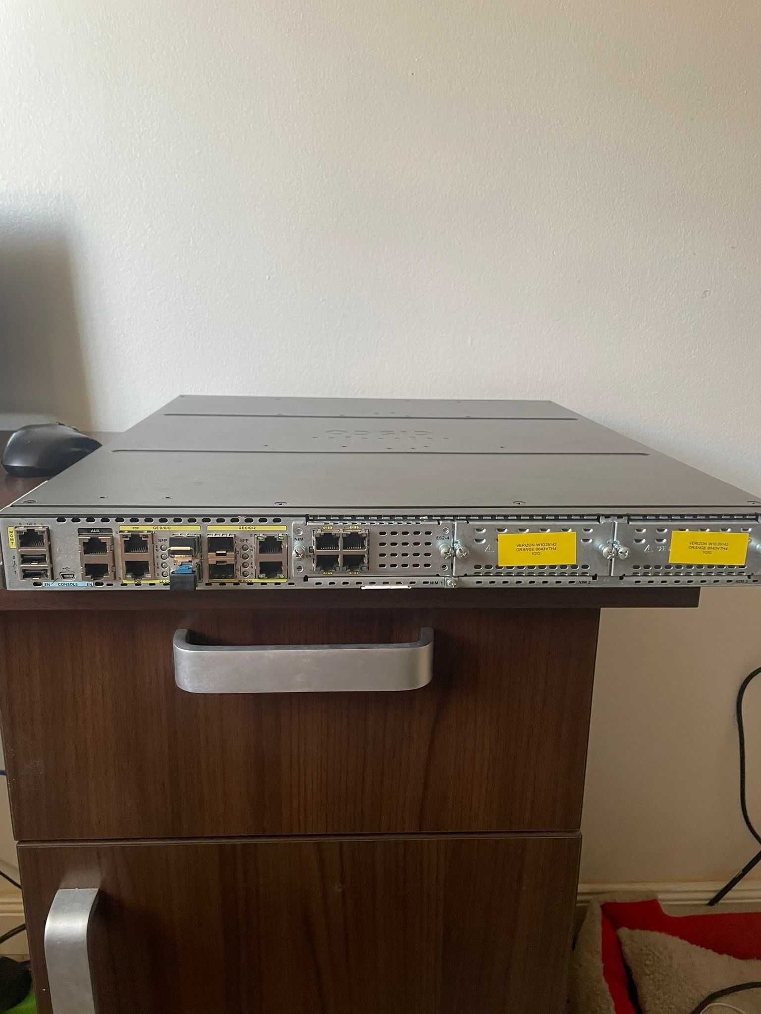 Cisco ISR4431/k9 Integrated Services Router