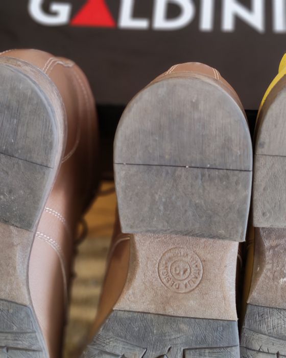 Дамски обувки /боти - кларкове естествена кажа 41номер