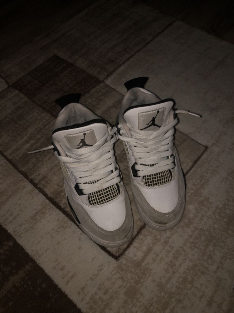 Când jordan 4 military blak