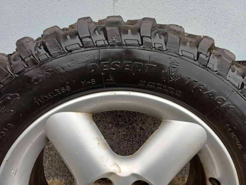 Roti 215 65 16  off-road  cu jante  nissan x-treil