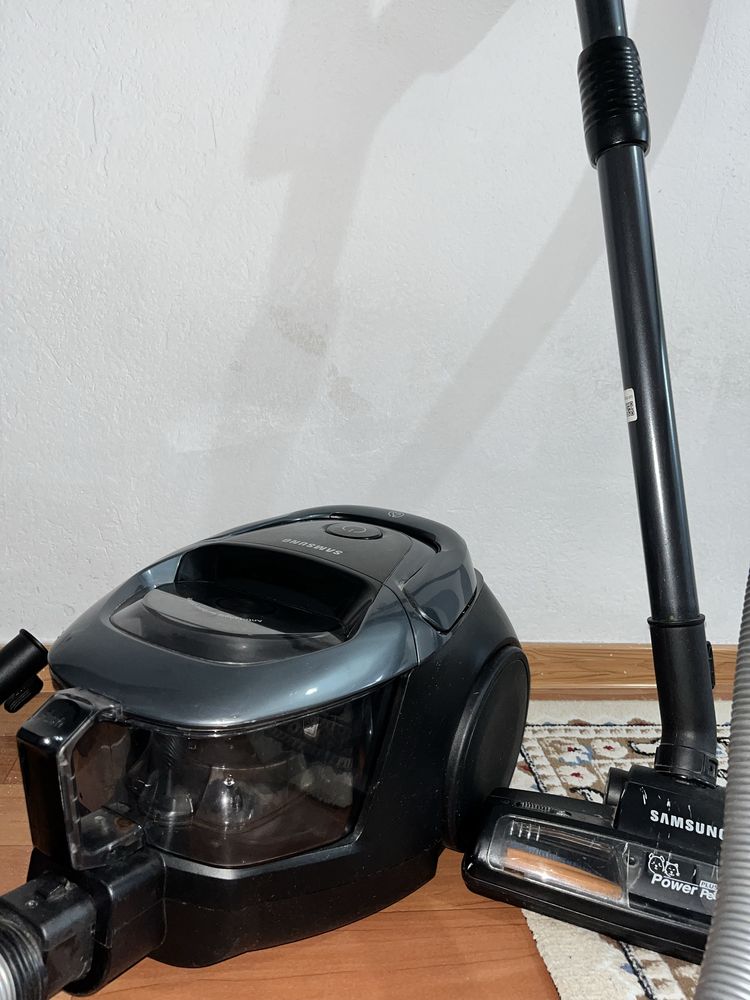 Продам пылесос Samsung VC3100
