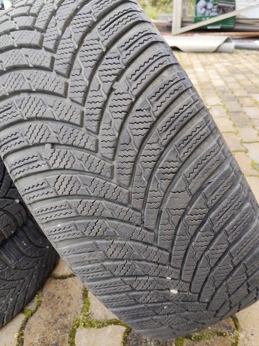 Vand cauciucuri iarna 215/55/17 98 V an 2024