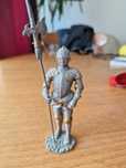 Cavaler de plumb si cositor cu harbaleta