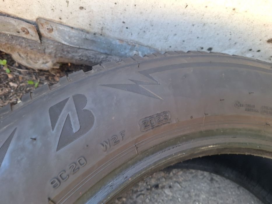 DOT 2023! 205 60 16 Bridgestone blizzak lm005