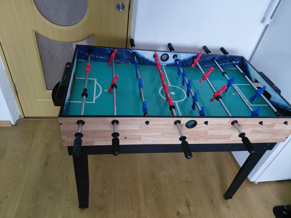 Vând masă de jocuri