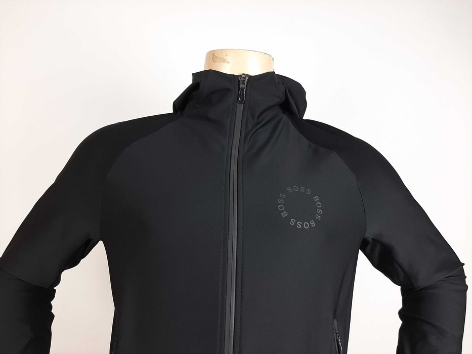 Hugo Boss Savoog - Оригинално мъжко горнище размер S