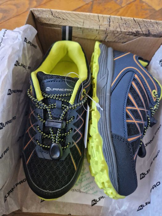 Детски обувки за планина и спорт Alpin Pro, 28