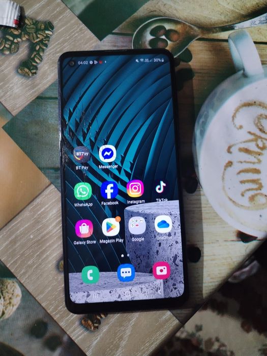Samsung a 21 s puțin fisurat