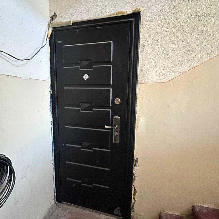 Olmazor tumani qoraqamish 2/1 da kvartira sotiladi