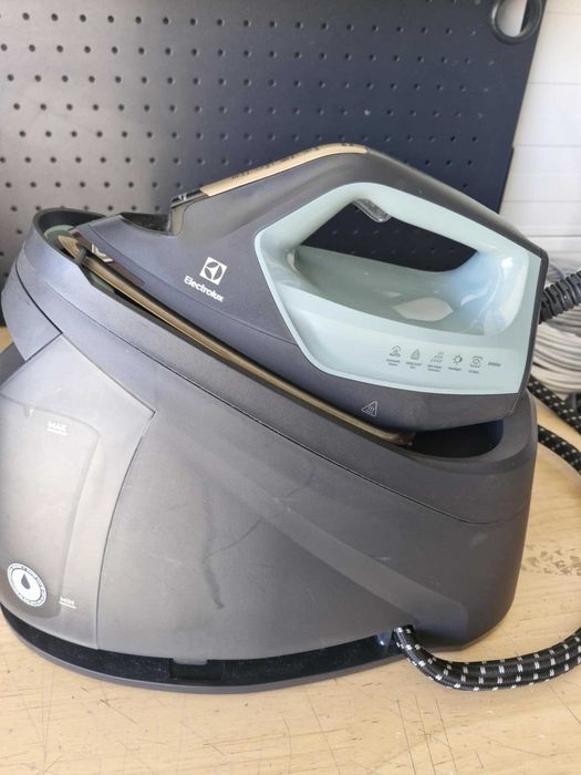 Statie de calcat cu abur Electrolux, E8ST2-8OG, 2400W, 7,5 bar