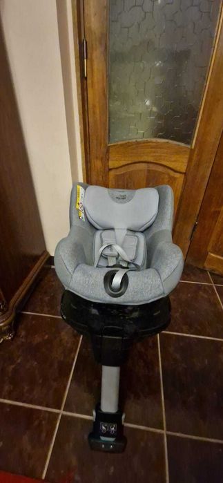 Scaun auto ISOFIX i-Size Britax Romer DUALFIX M, 61-105 cm, rotativ