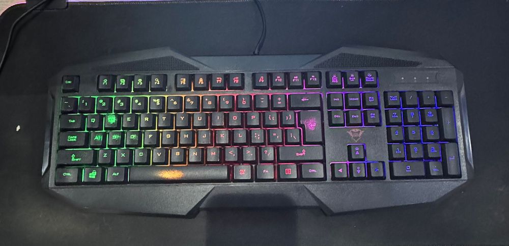 Tastatura gaming trust