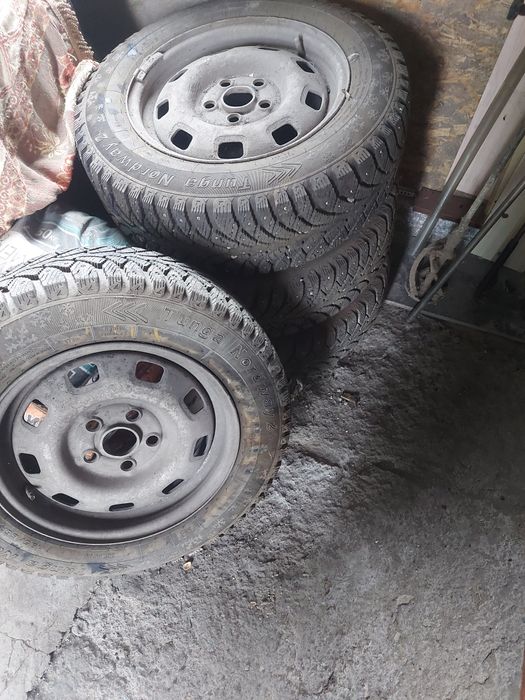 Резина зимняя шипованная