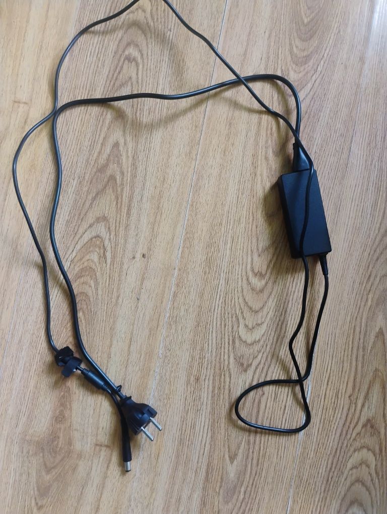 Лаптоп Dell Latitude 3180