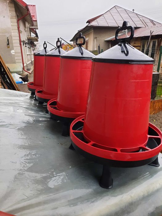 Vânzari hranitoare pasari de curte