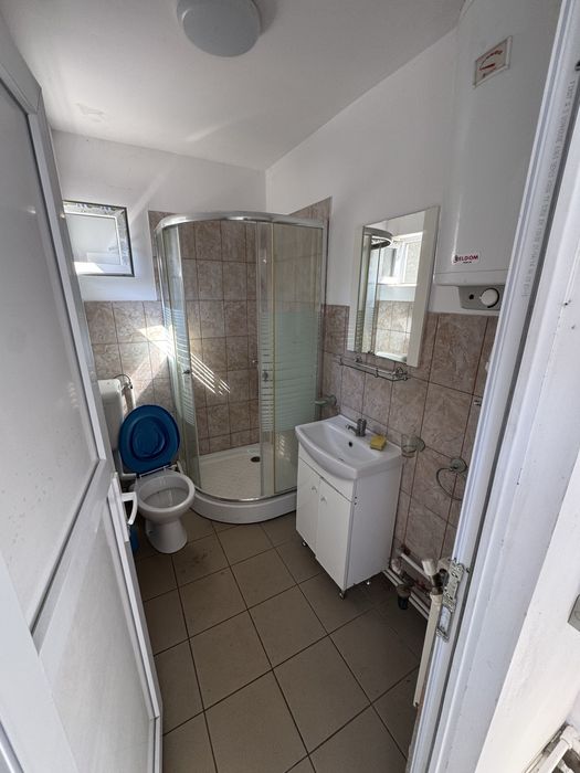 Inchiriez birouri + hala depozitare