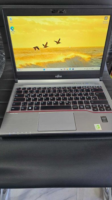 Лаптоп Fujitsu Lifebook E734, 13.3", i7-4610M, 8GB RAM, 256GB HDD