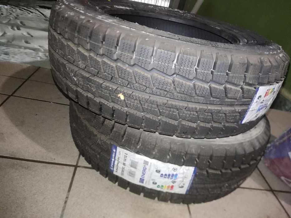 Зимние шины новые (С) на грузовую 195/70R15C