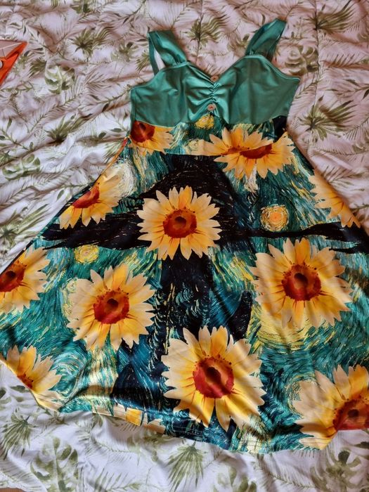 Рокля със слънчогледи