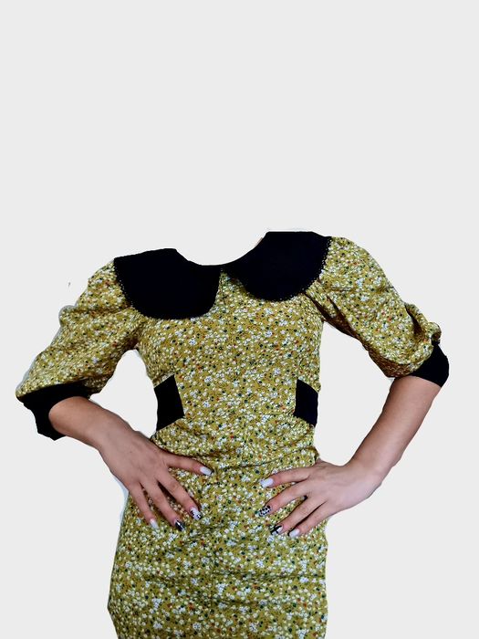 платье с мелкими цветочками, зелёное