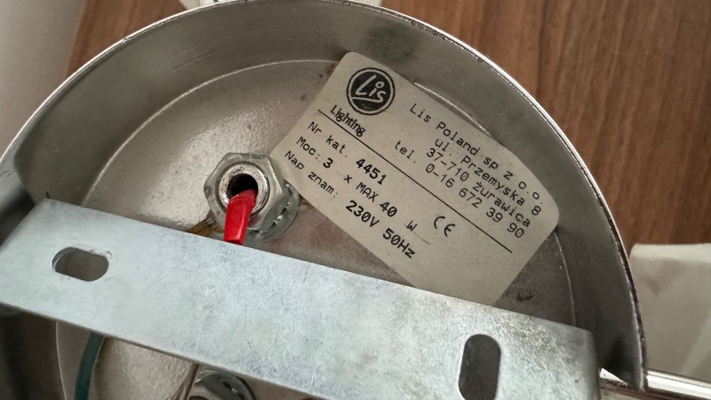 Lustra cu 3 brate in stare foarte buna