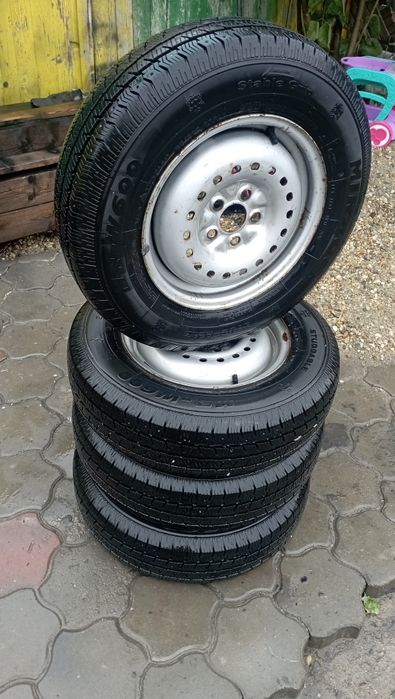 Roți Dacia papuc 175r14c iarnă