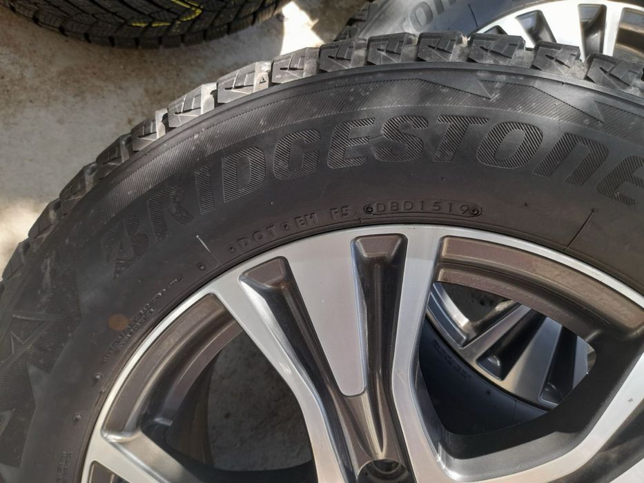 Оригинални джанти 5х114.3х17 с гуми 225/65/17 за Toyota Rav4