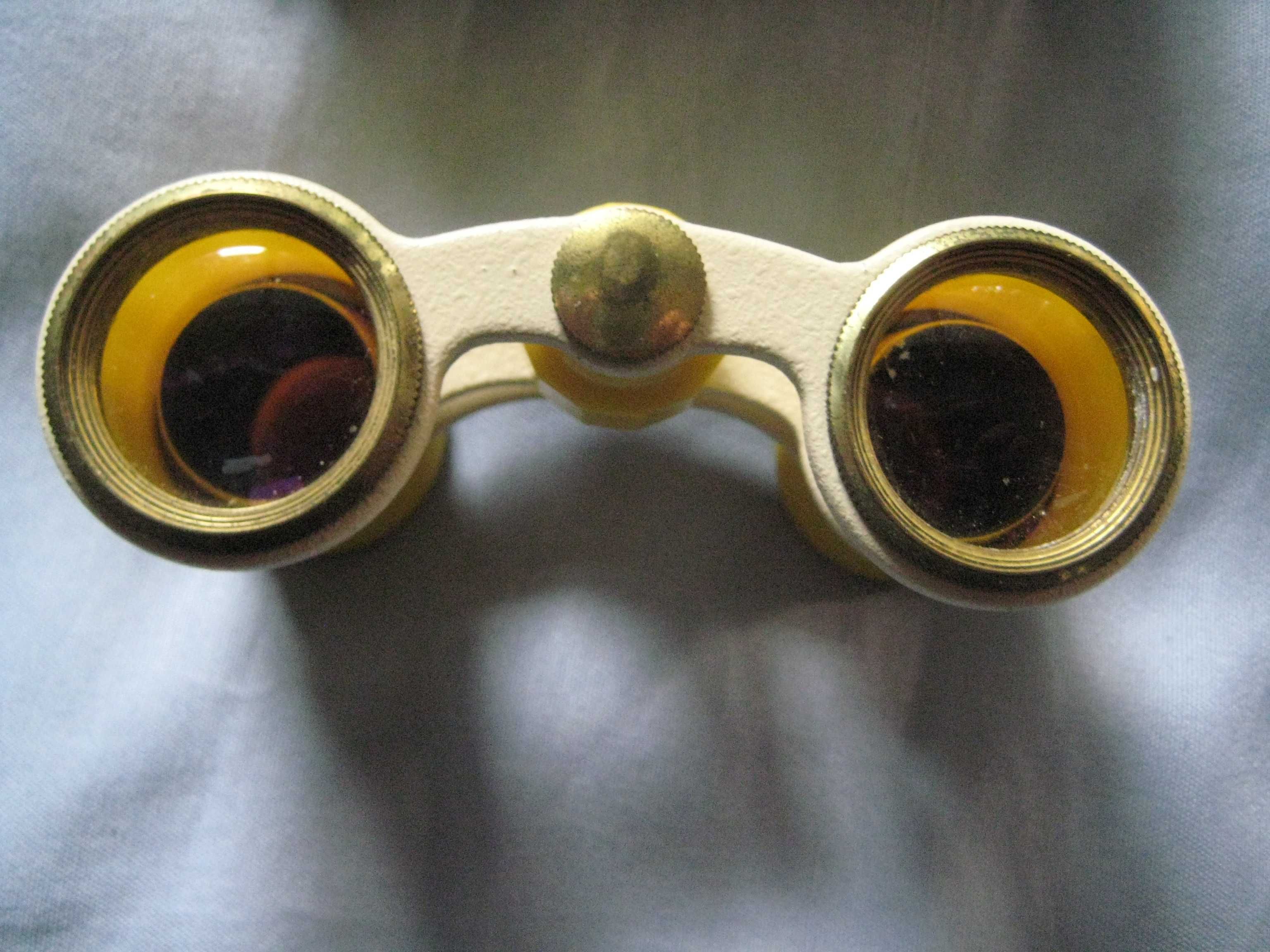 Продавам театрален бинокъл MADE IN USSR лимитиран жълт