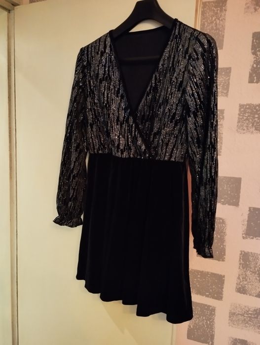 Страхотна рокля л по етикет м.л.