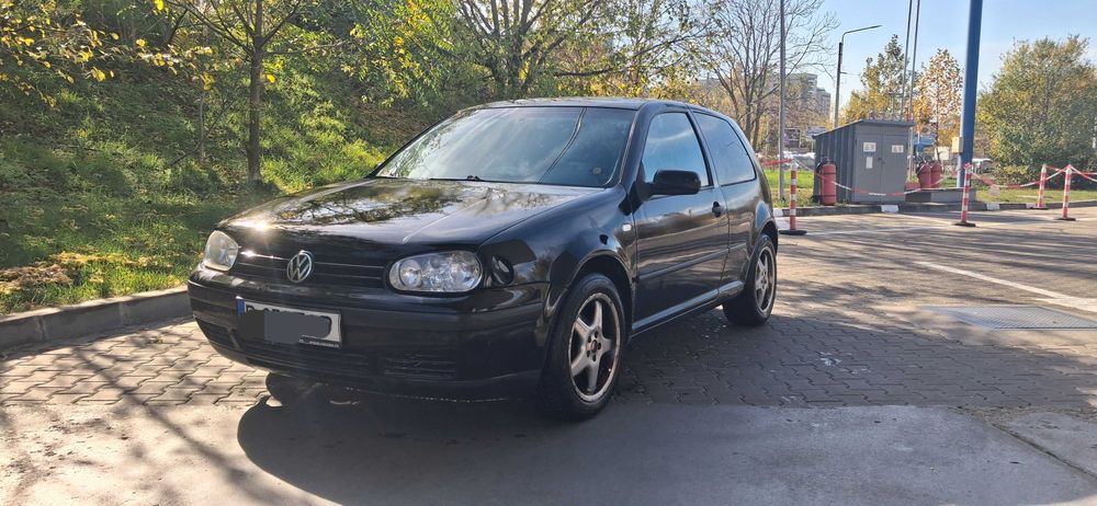 VW Golf 4 Negru 1.6 Benzina