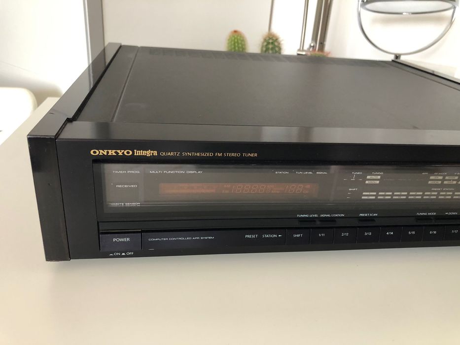 Tuner Onkyo T 9990 impecabil