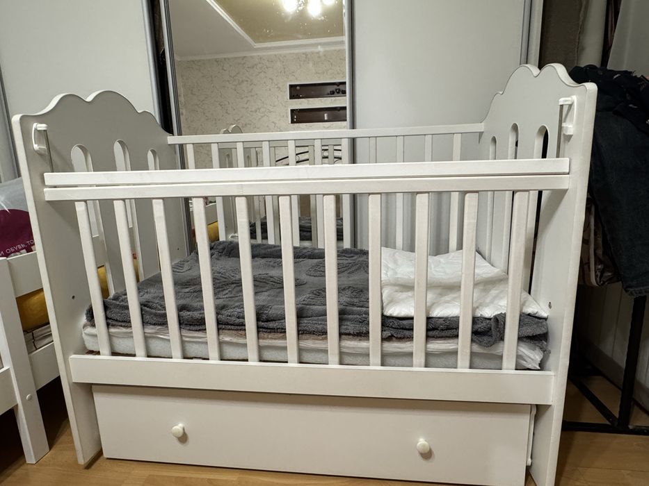 Детская кроватка