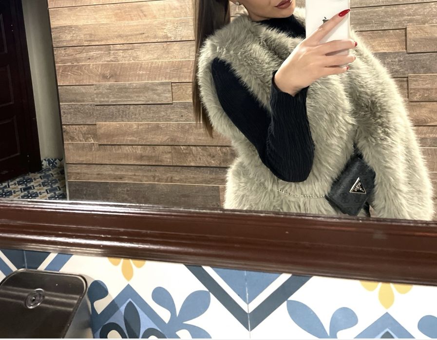 Пухен елек на ZARA