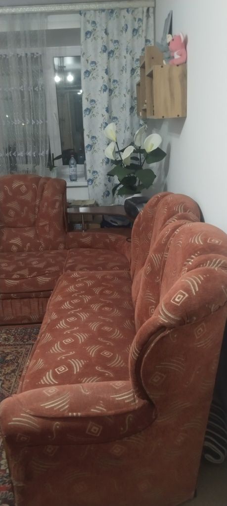 Продам диван , и кресло .