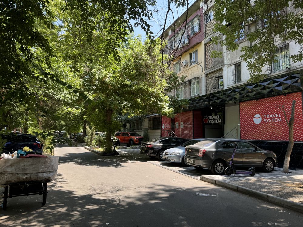 ПОД ОФИС 1-я линия на 1- этаже улица Нукусская 48 кв дом+подвал