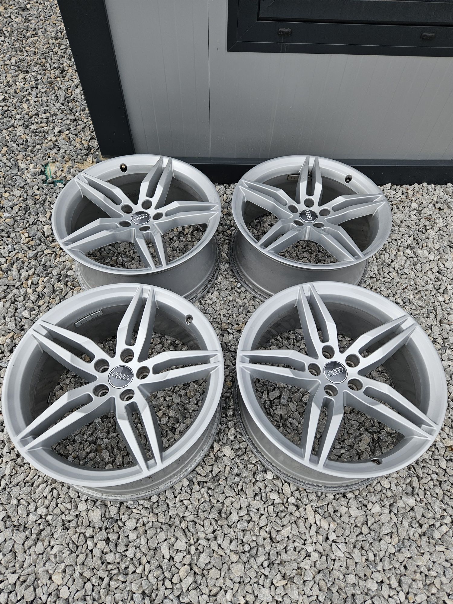 5х112.19.цола..8.5.ж..ет.32.  Оргинални AUDI  ТОП