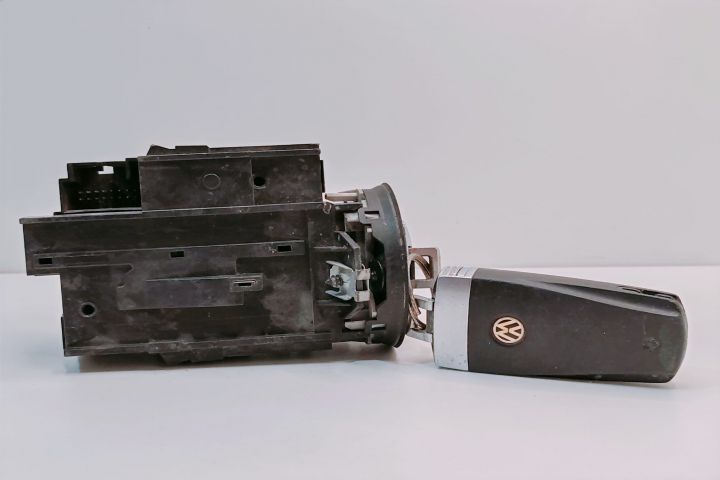 Contact Pornire  cu 2 chei  3C0905843R Volkswagen VW Passat B6