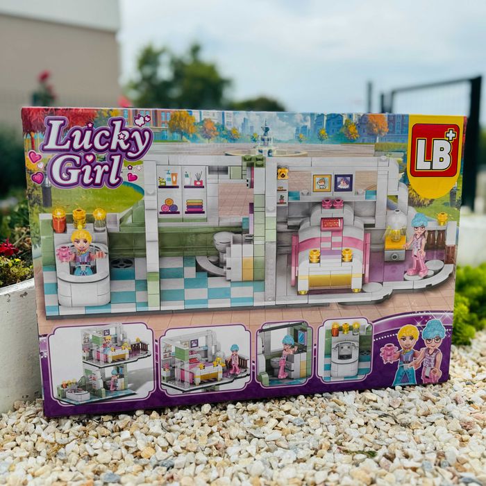 Конструктор къща Lucky girl 449 части СВЕТЕЩ тип лего конструктори
