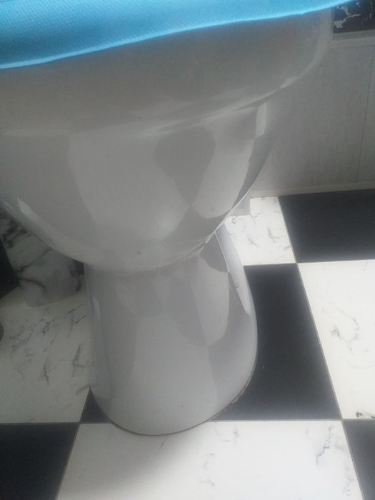 Унитаз в хорошем состоянии