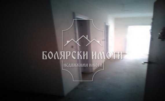 Продава се Тристаен апартамент в Велико Търново, Колю Фичето - 90 кв.м за 1300 €/кв.м - Снимка #6