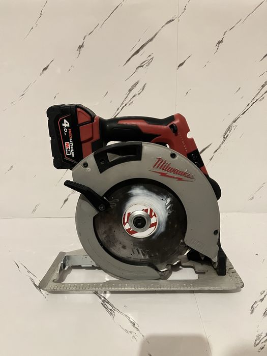 Circular Milwaukee M18 BLCS66