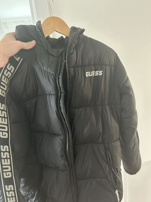 Geaca guess,marimea m