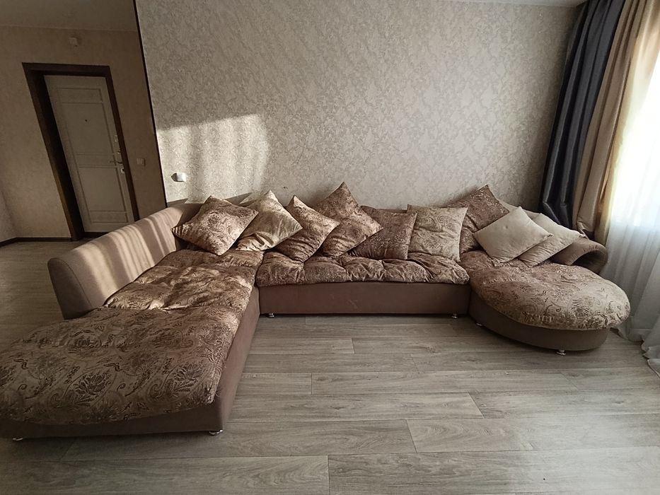 Диван угловой, б/у, срочно продам