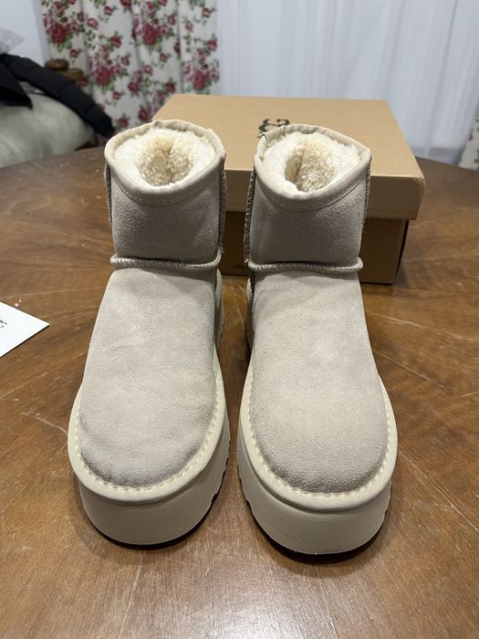 Papuci UGG Clasic